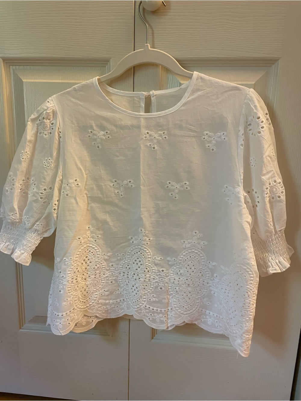 Women's White Eyelet Puff Sleeve Top